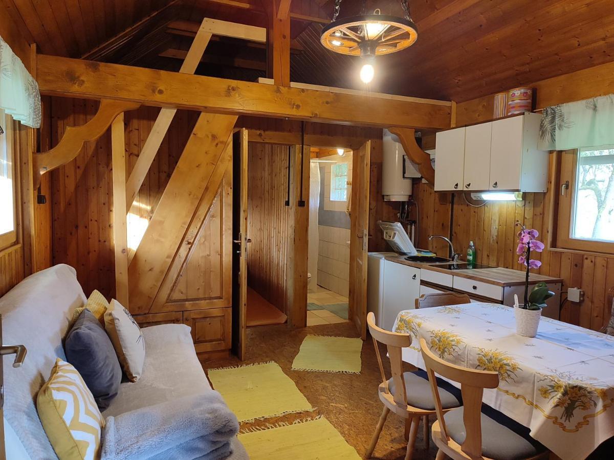 Beehive Cabin On A Farm Radovljica Zewnętrze zdjęcie